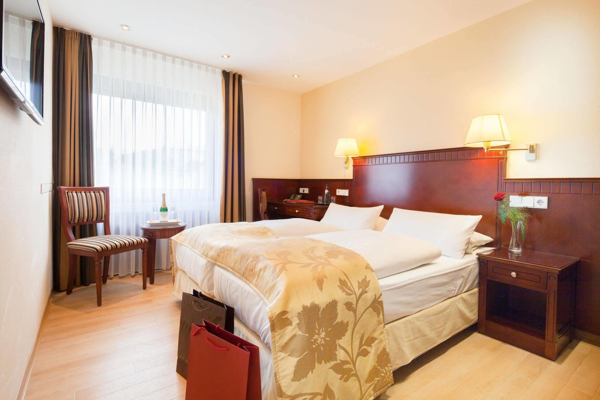 Marburger Hof Hotel Bagian luar foto