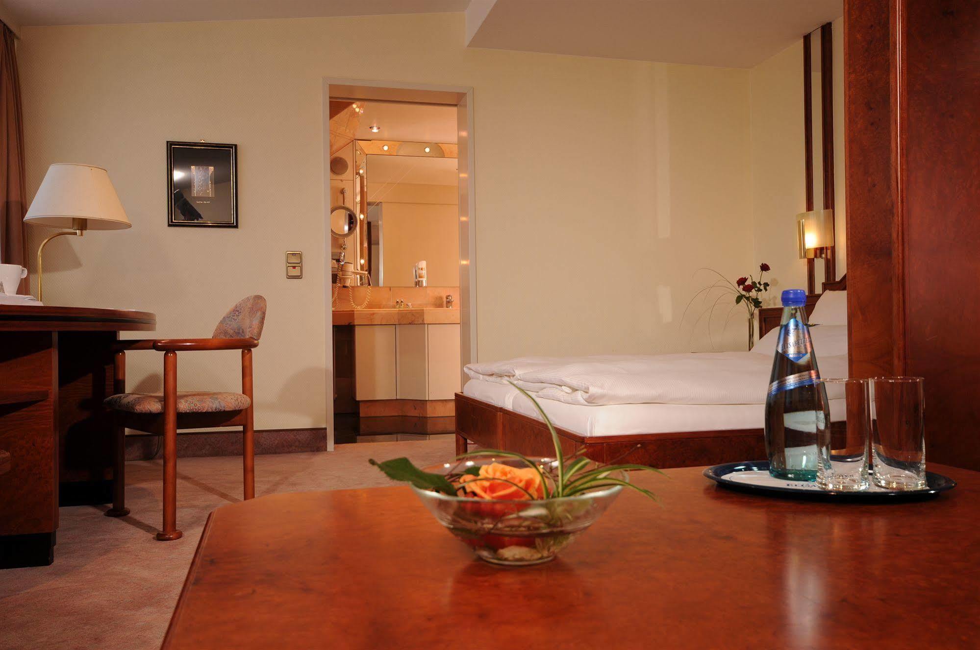 Marburger Hof Hotel Bagian luar foto