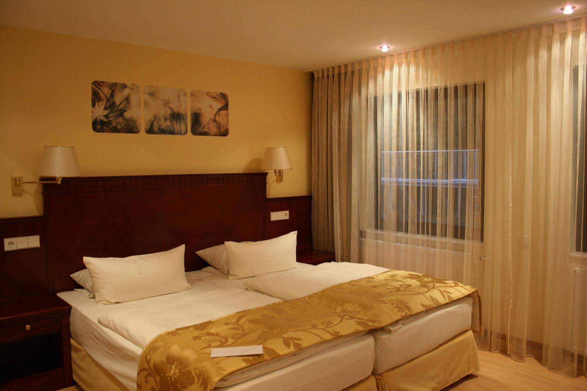 Marburger Hof Hotel Bagian luar foto