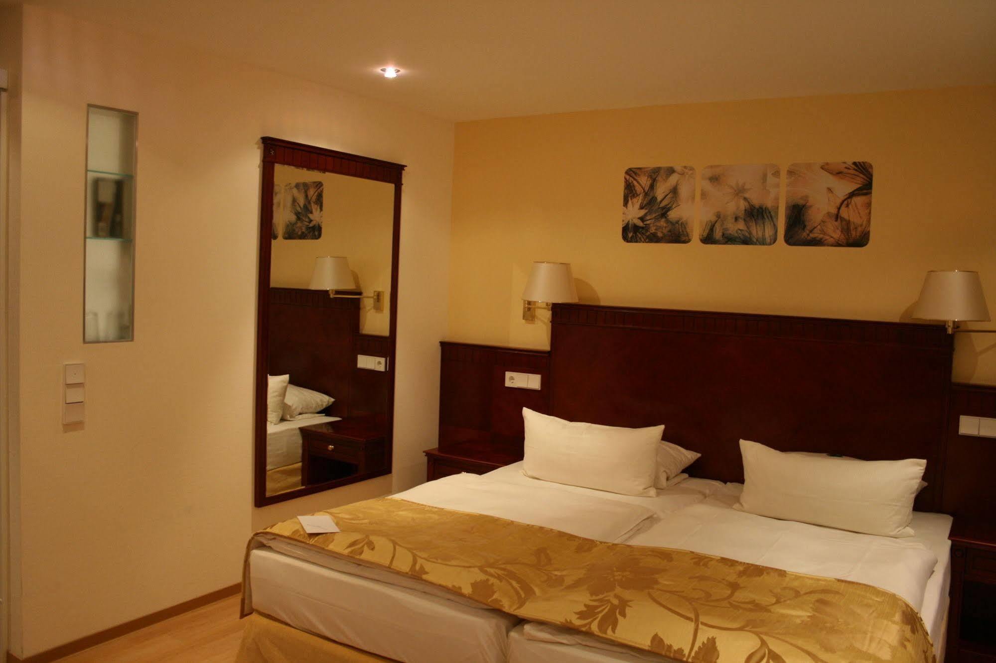 Marburger Hof Hotel Bagian luar foto